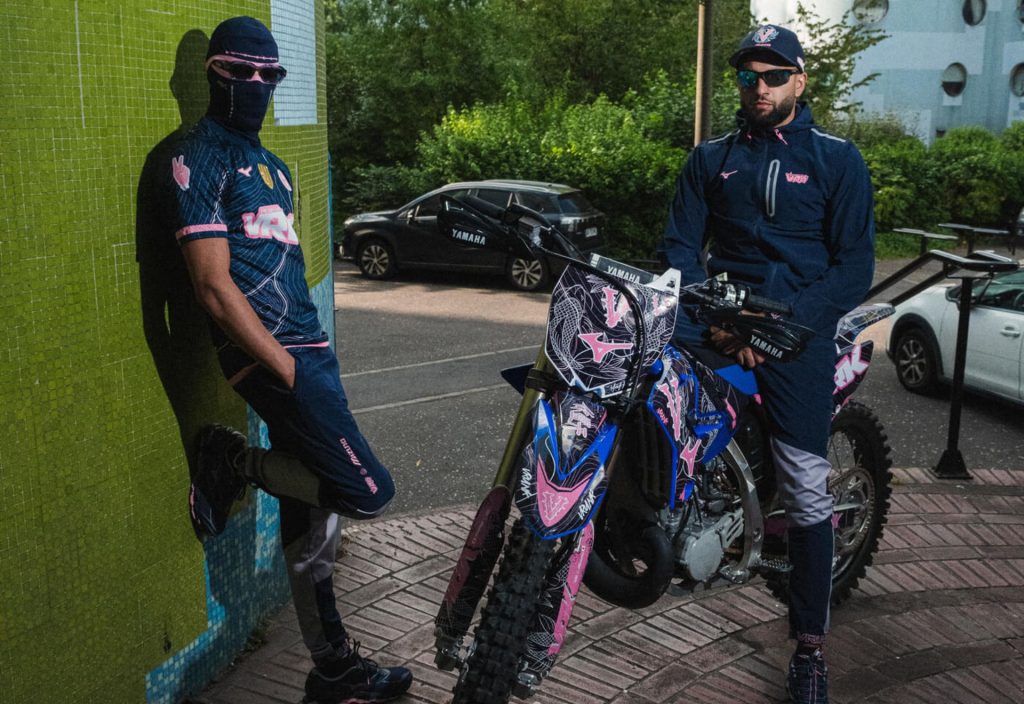 COLLAB MIZUNO X VRUNK